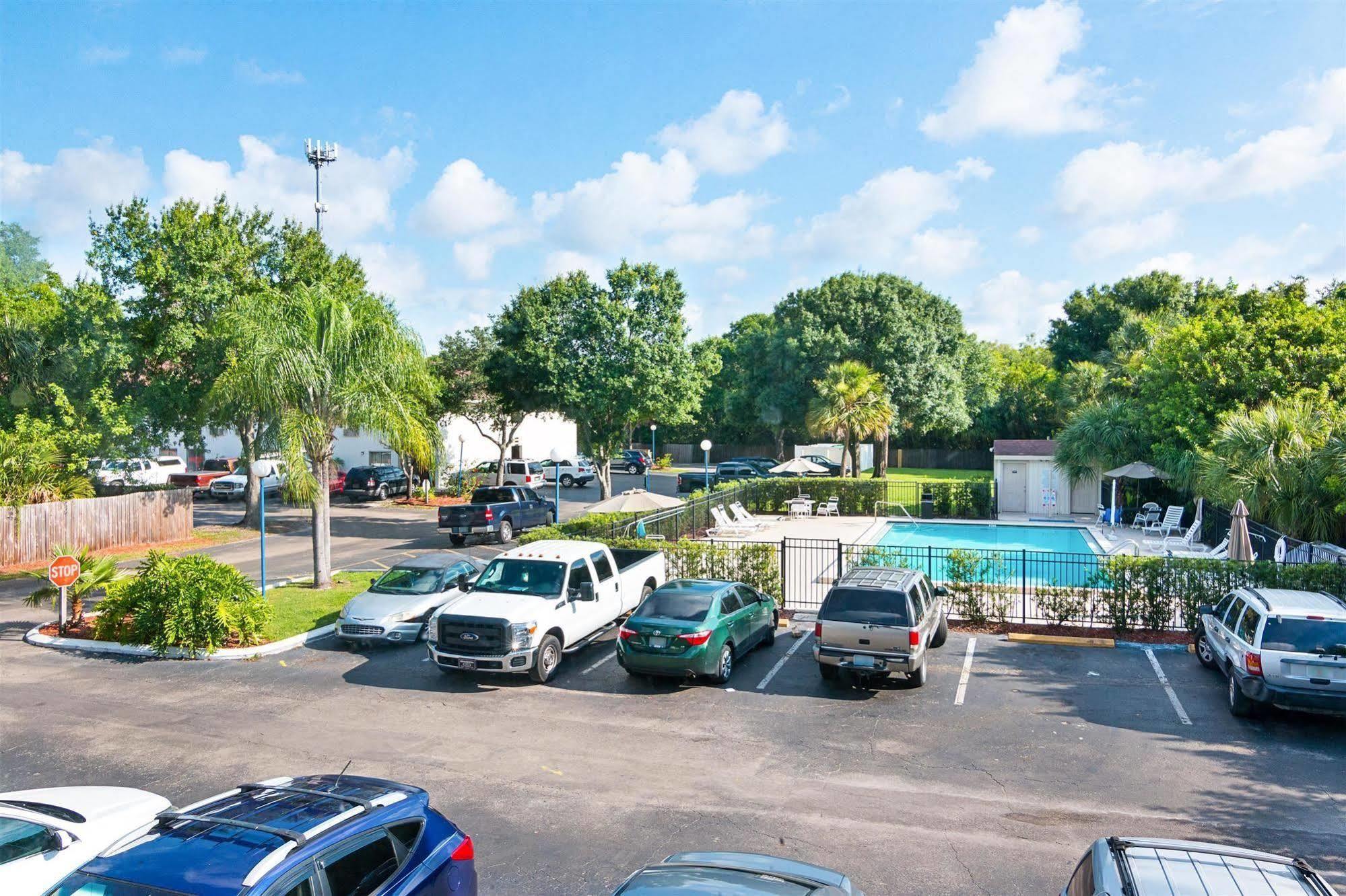 Motel 6-Tampa, Fl - Fairgrounds Heartland ภายนอก รูปภาพ